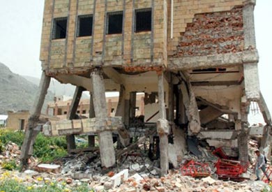 مدرسة دمرها قصف "للتحالف العربي" الذي تقوده السعودية في تعز